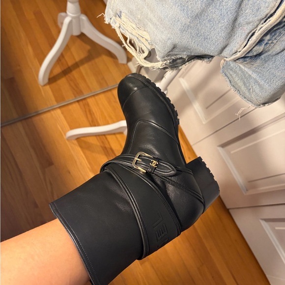 CHANEL 2019 Black Leather Heeled Boots - Picture 7 of 16